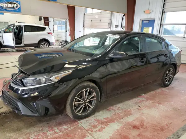 3KPF24AD4PE570677 2023 KIA FORTE - Image 1