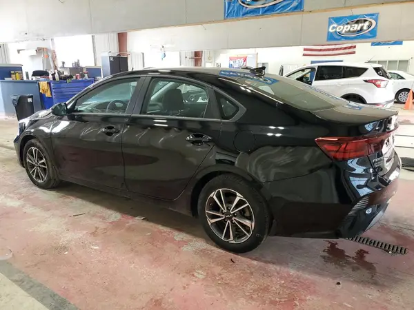 3KPF24AD4PE570677 2023 KIA FORTE - Image 2