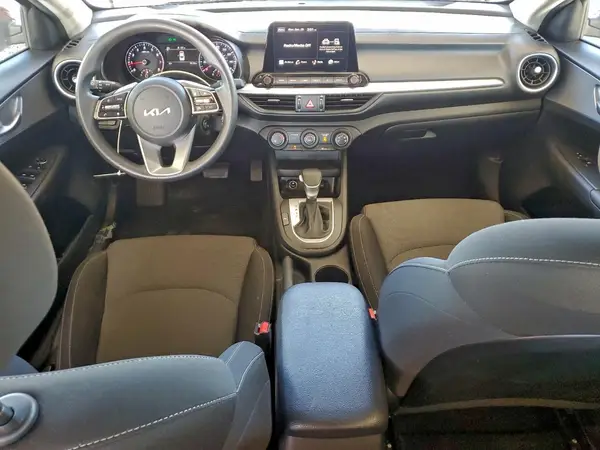 3KPF24AD4PE571246 2023 KIA FORTE - Image 8