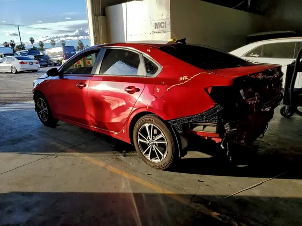 3KPF24AD4PE571408 2023 KIA FORTE - Image 2
