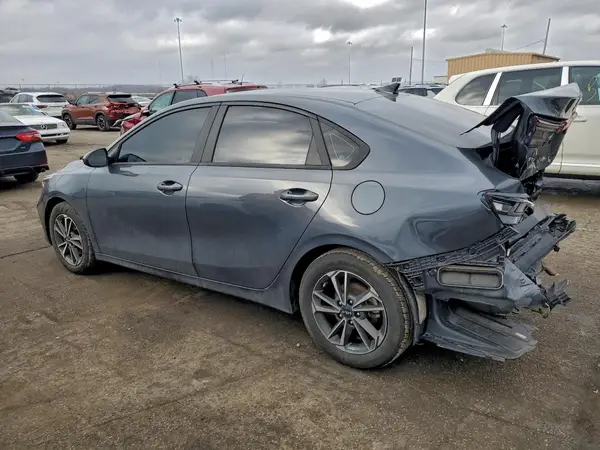 3KPF24AD4PE572588 2023 KIA FORTE - Image 2
