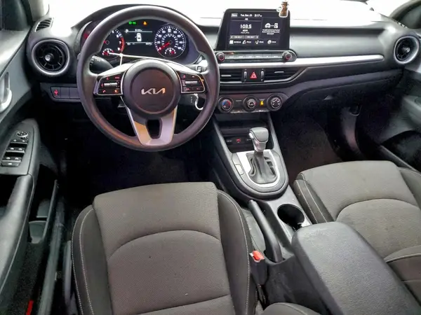 3KPF24AD4PE572588 2023 KIA FORTE - Image 8