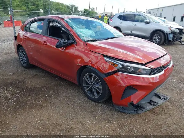 3KPF24AD4PE574261 2023 KIA FORTE - Image 1