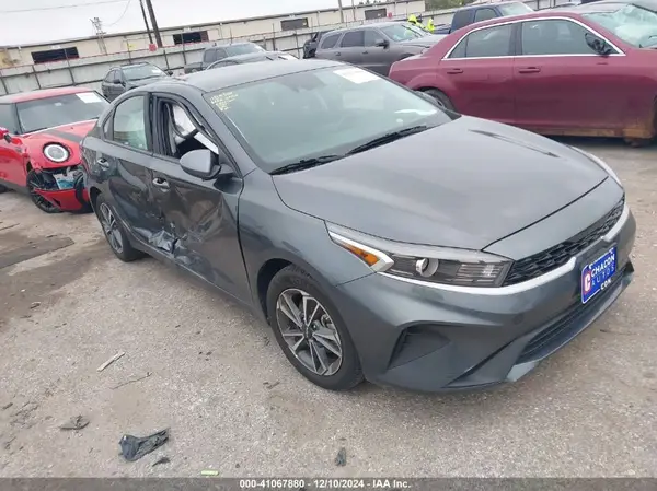 3KPF24AD4PE576978 2023 KIA FORTE - Image 1