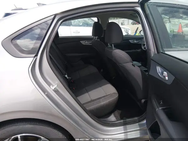 3KPF24AD4PE577094 2023 KIA FORTE - Image 8