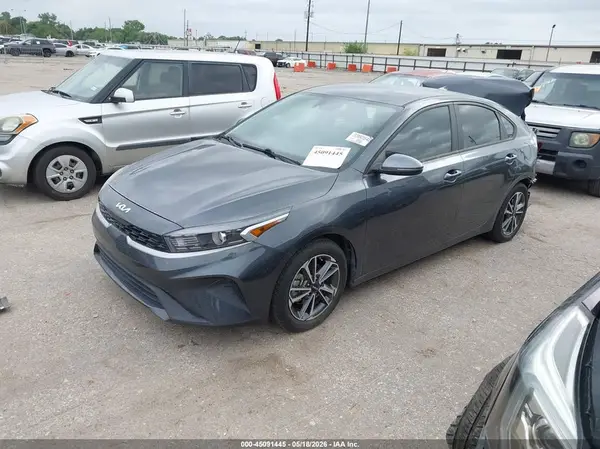 3KPF24AD4PE578827 2023 KIA FORTE - Image 2