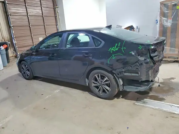 3KPF24AD4PE581324 2023 KIA FORTE - Image 2