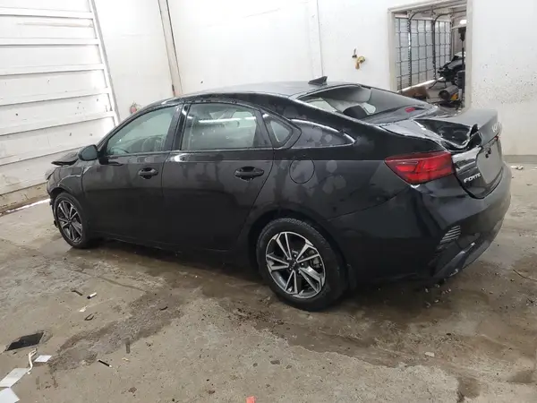 3KPF24AD4PE581503 2023 KIA FORTE - Image 2