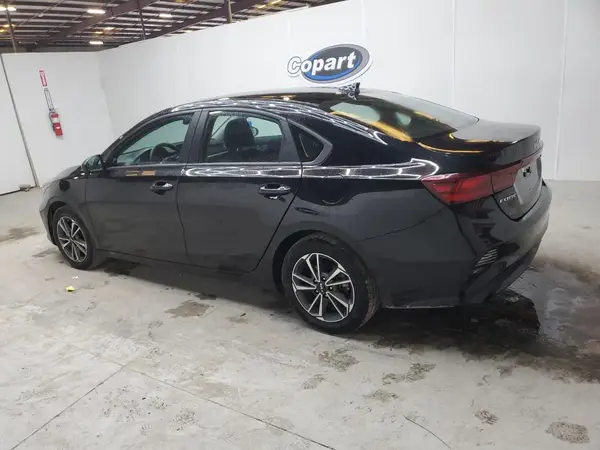 3KPF24AD4PE582473 2023 KIA FORTE - Image 2