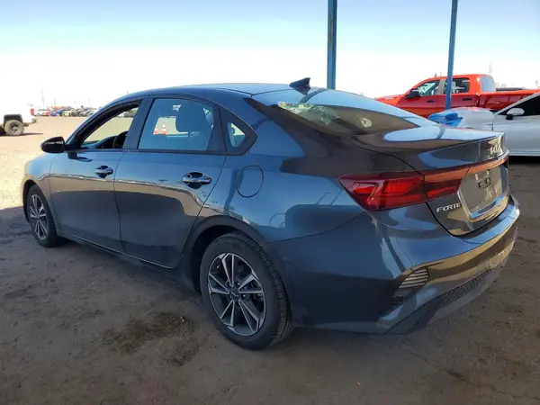 3KPF24AD4PE584871 2023 KIA FORTE - Image 2