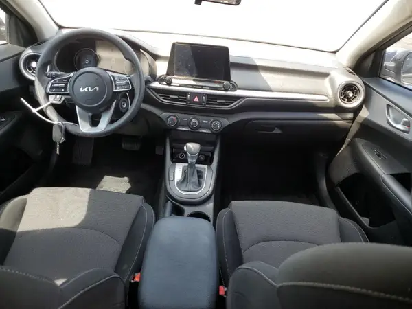 3KPF24AD4PE585325 2023 KIA FORTE - Image 8