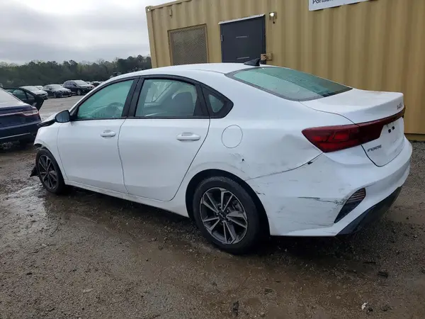 3KPF24AD4PE585714 2023 KIA FORTE - Image 2