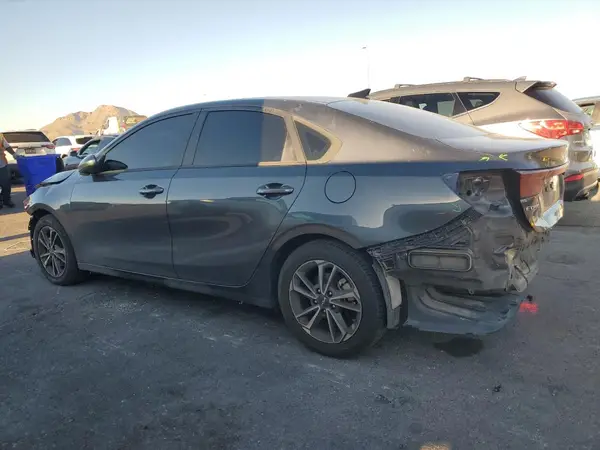 3KPF24AD4PE585762 2023 KIA FORTE - Image 2