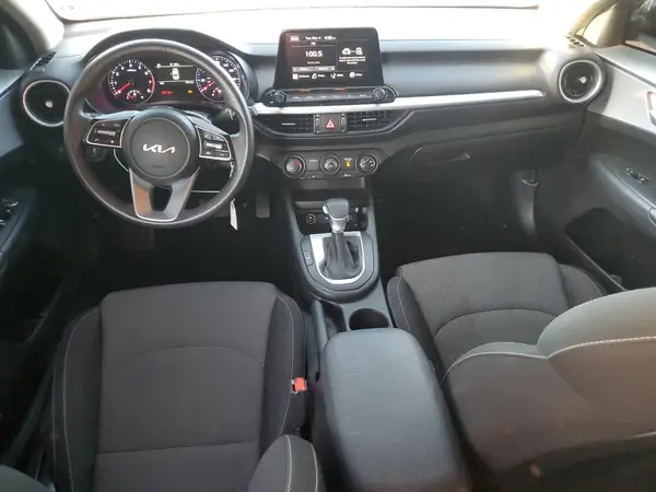 3KPF24AD4PE585762 2023 KIA FORTE - Image 8