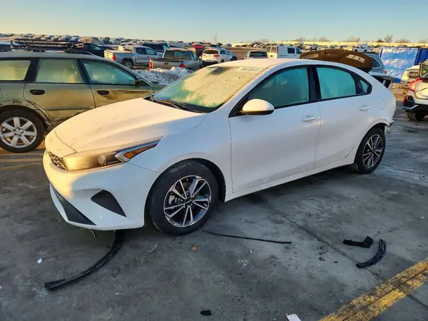 3KPF24AD4PE585857 2023 KIA FORTE - Image 1
