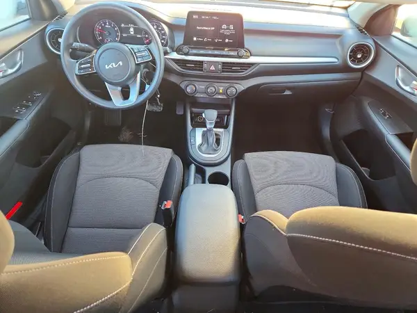 3KPF24AD4PE585857 2023 KIA FORTE - Image 8