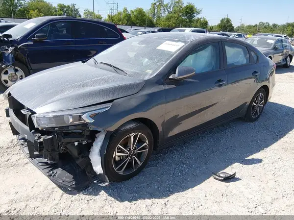 3KPF24AD4PE586524 2023 KIA FORTE - Image 2