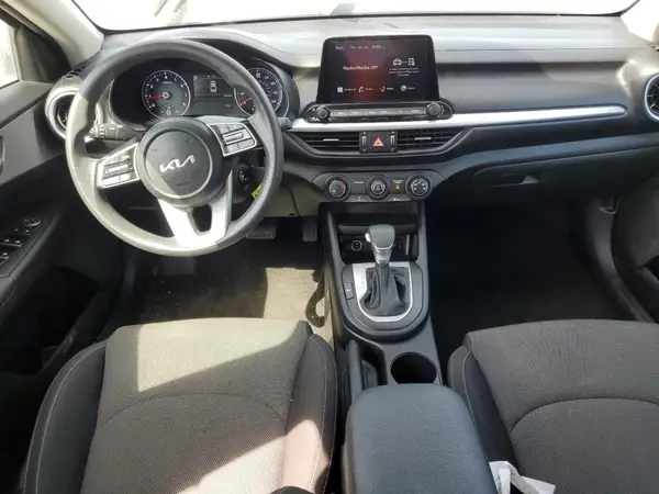 3KPF24AD4PE586605 2023 KIA FORTE - Image 8