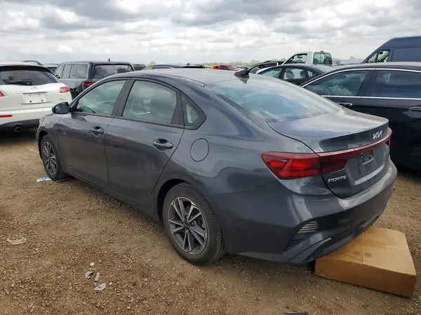 3KPF24AD4PE586782 2023 KIA FORTE - Image 2