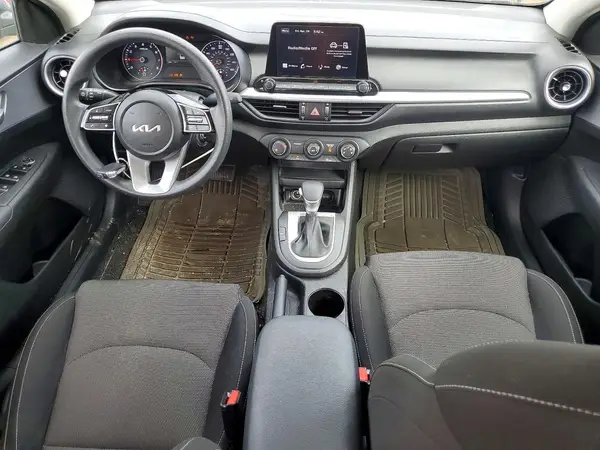 3KPF24AD4PE586782 2023 KIA FORTE - Image 8