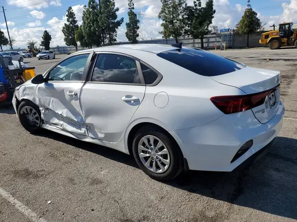 3KPF24AD4PE586880 2023 KIA FORTE - Image 2
