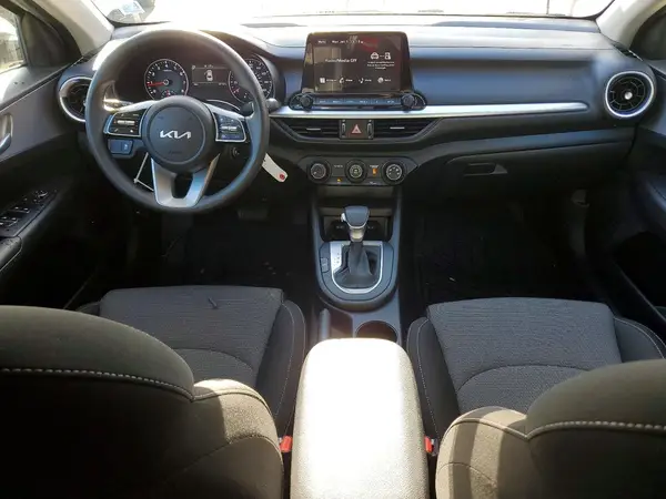 3KPF24AD4PE586880 2023 KIA FORTE - Image 8