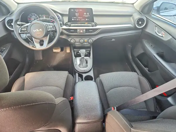 3KPF24AD4PE587074 2023 KIA FORTE - Image 8