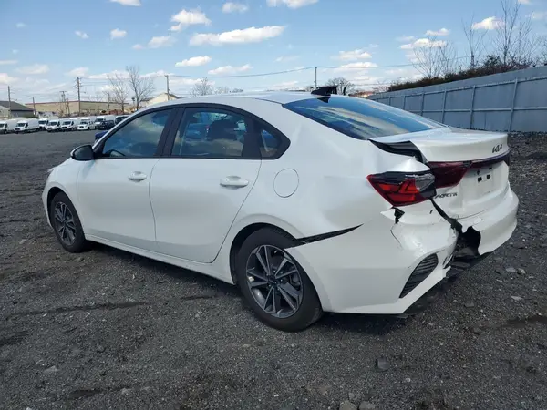 3KPF24AD4PE587222 2023 KIA FORTE - Image 2