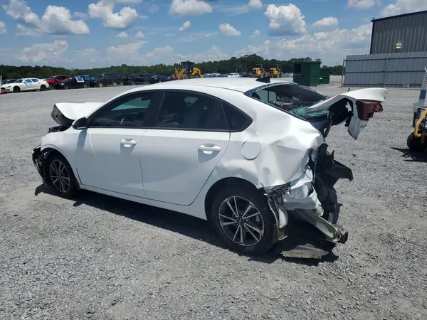 3KPF24AD4PE588550 2023 KIA FORTE - Image 2