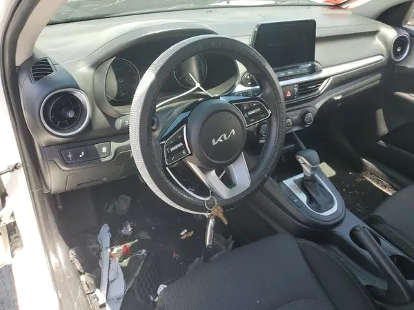 3KPF24AD4PE588550 2023 KIA FORTE - Image 8