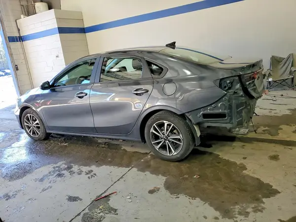 3KPF24AD4PE588919 2023 KIA FORTE - Image 2