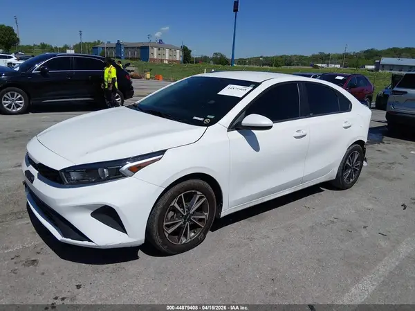 3KPF24AD4PE590315 2023 KIA FORTE - Image 2