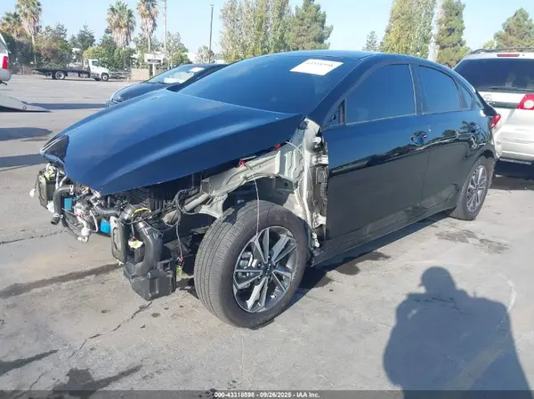 3KPF24AD4PE593120 2023 KIA FORTE - Image 2