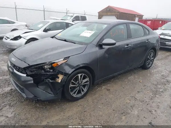 3KPF24AD4PE597247 2023 KIA FORTE - Image 2