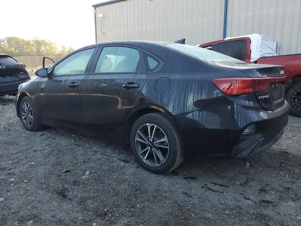 3KPF24AD4PE597832 2023 KIA FORTE - Image 2