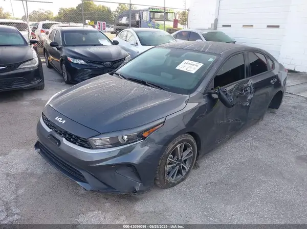 3KPF24AD4PE601894 2023 KIA FORTE - Image 2