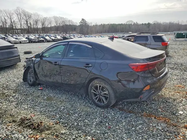3KPF24AD4PE602415 2023 KIA FORTE - Image 2