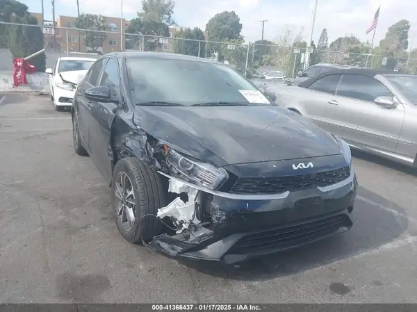 3KPF24AD4PE603287 2023 KIA FORTE - Image 1