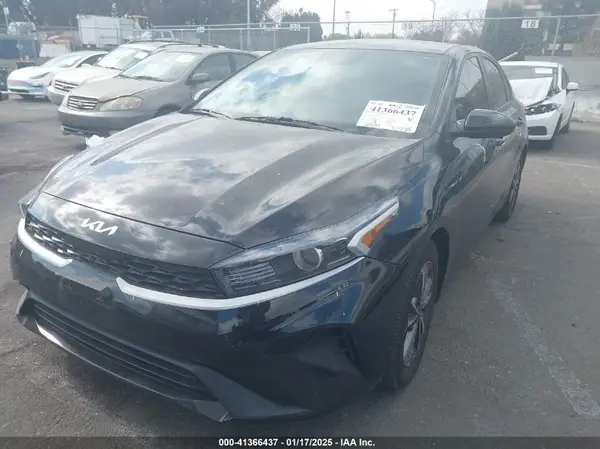 3KPF24AD4PE603287 2023 KIA FORTE - Image 2
