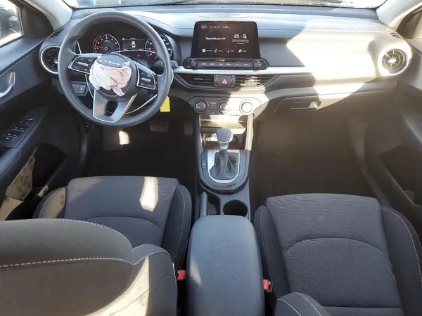 3KPF24AD4PE605394 2023 KIA FORTE - Image 8