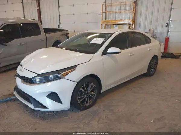 3KPF24AD4PE607825 2023 KIA FORTE - Image 2