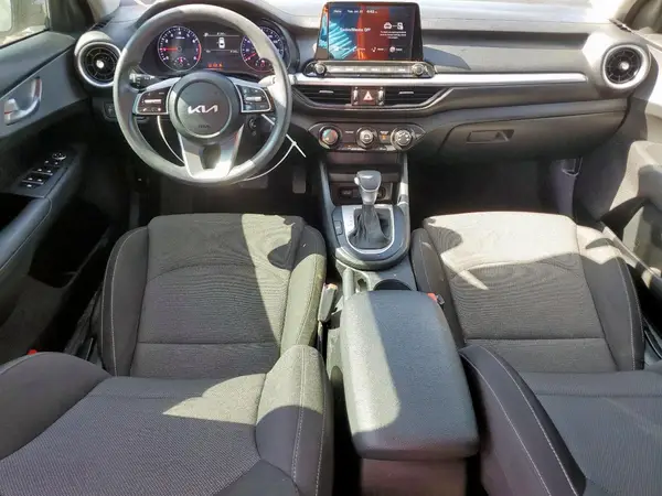 3KPF24AD4PE608067 2023 KIA FORTE - Image 8
