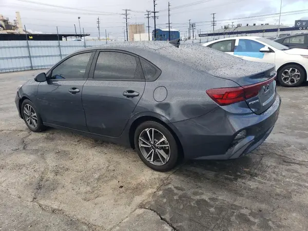 3KPF24AD4PE608117 2023 KIA FORTE - Image 2