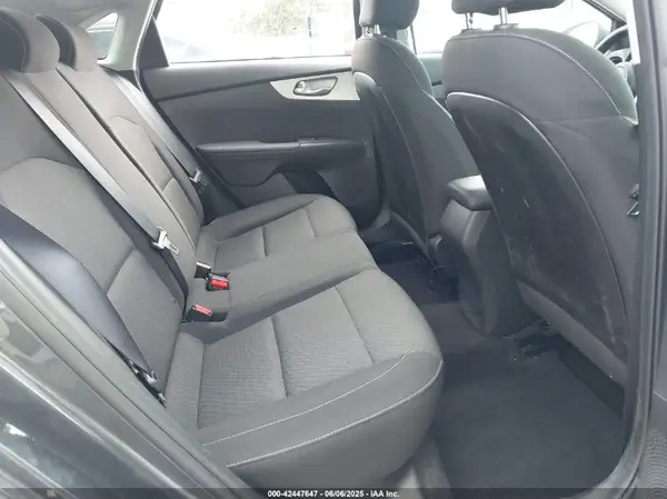 3KPF24AD4PE608621 2023 KIA FORTE - Image 8