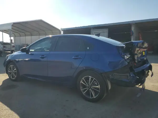 3KPF24AD4PE613396 2023 KIA FORTE - Image 2