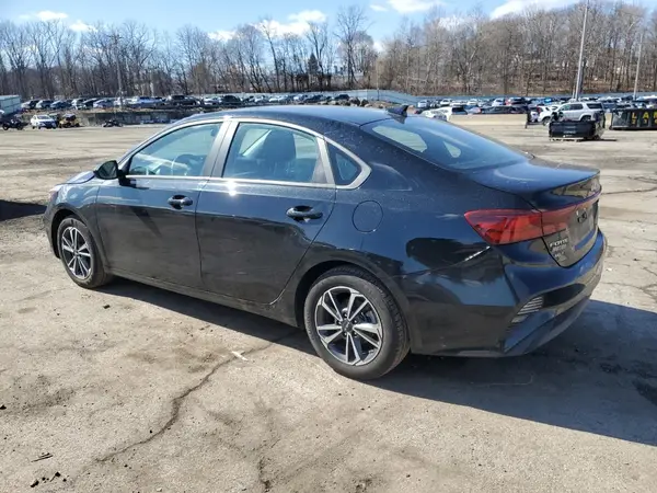 3KPF24AD4PE614662 2023 KIA FORTE - Image 2