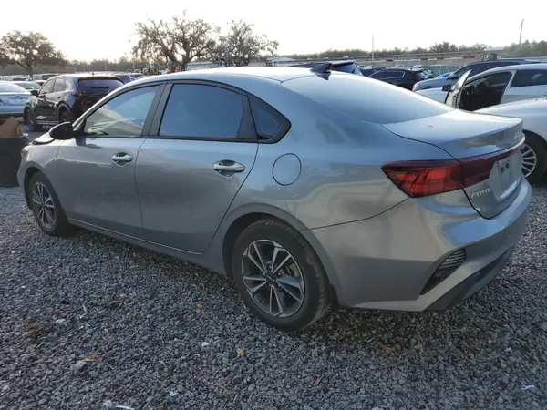 3KPF24AD4PE616069 2023 KIA FORTE - Image 2
