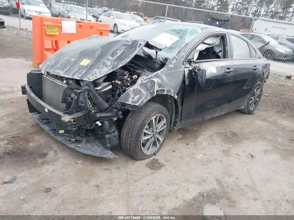3KPF24AD4PE616976 2023 KIA FORTE - Image 2