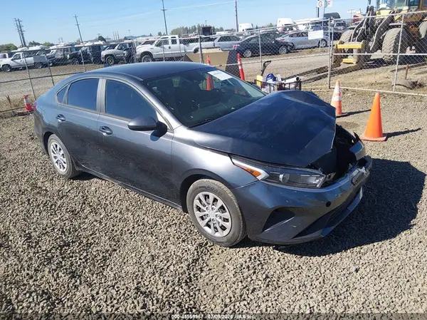 3KPF24AD4PE621174 2023 KIA FORTE - Image 1