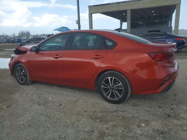 3KPF24AD4PE623992 2023 KIA FORTE - Image 2